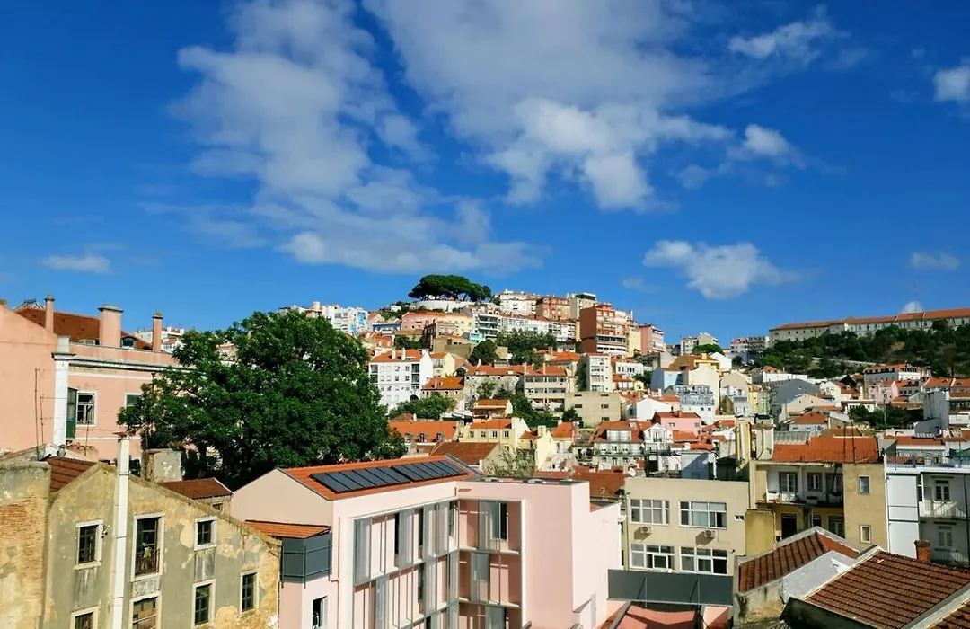 Amazing Downtown Apt With Small Balcony With View Over The Castle-1